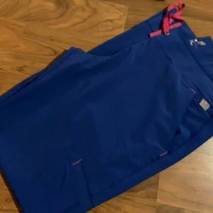 Smitten Scrub Bottom